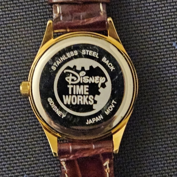 VINTAGE NWOT COLLECTIBLE DISNEY MICKEY MOUSE WATCH - Picture 4 of 6